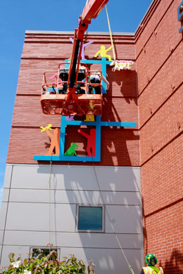 Bolting the sculpture to the brackets