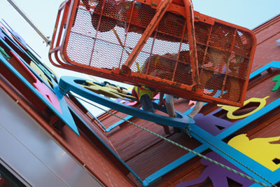 Attaching the center sculpture