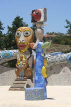 Step Totem (l), Kingfisher Totem (r)