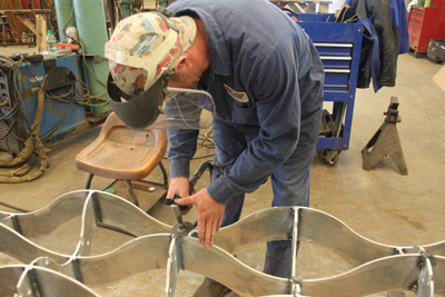 Marc grinding smooth the welds